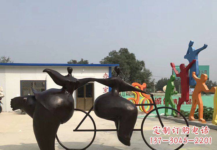 达州青春无悔,精致自行车雕塑