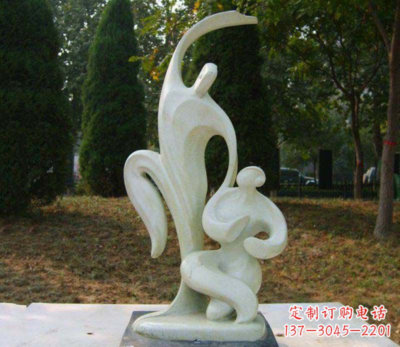达州公园情侣抽象人物雕塑