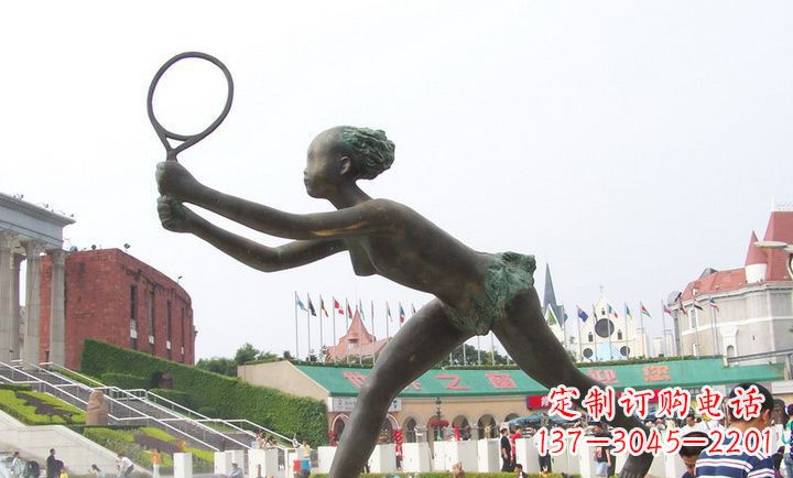 达州公园少女打羽毛球铜雕