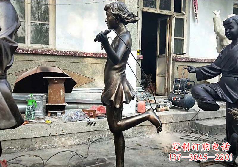 达州精美女孩铜雕