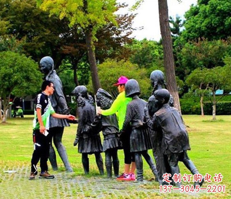 达州铜质老鹰抓小鸡雕塑
