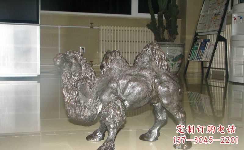 达州公园小骆驼动物铜雕