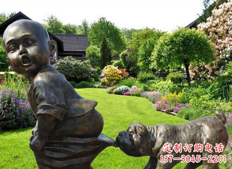 达州小孩咬小狗大雕塑
