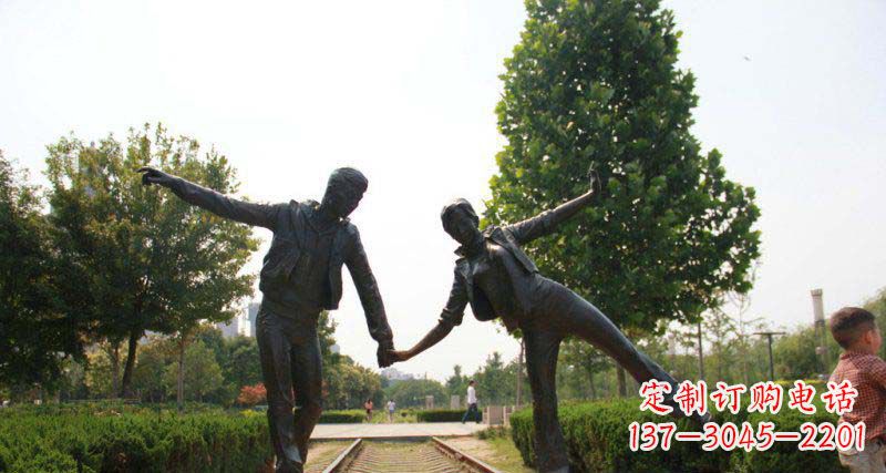 达州浪漫之旅——情侣铜雕定制