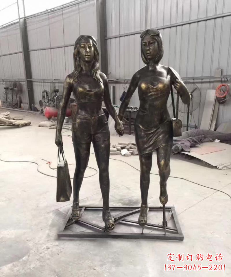 达州铜雕女人唤醒美好回忆