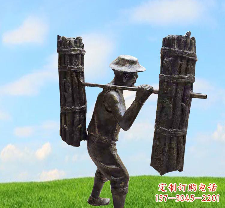 达州精美老人铜雕,传承古代挑柴精神