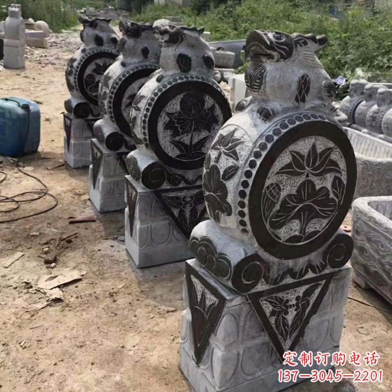 达州古代无雕刻门墩