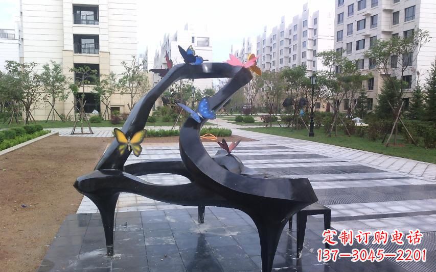 达州广场不锈钢抽象钢琴雕塑