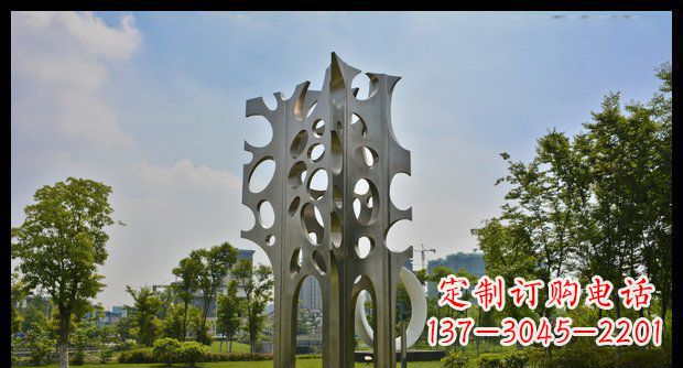 达州广场不锈钢抽象松树雕塑
