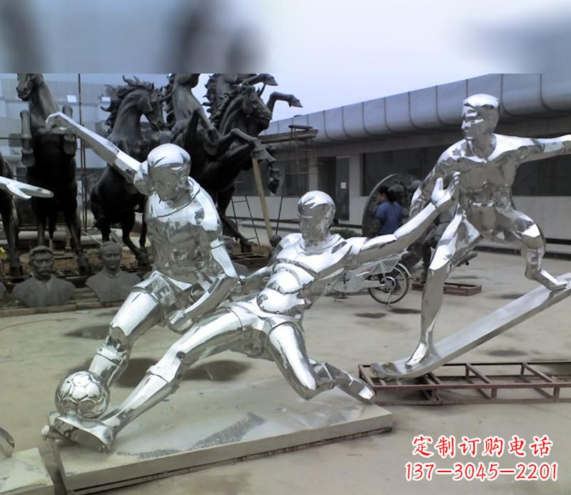 达州中领雕塑定制的不锈钢足球运动雕塑
