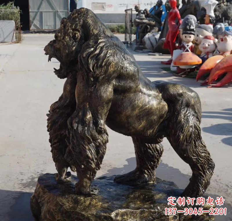达州广场大猩猩铜雕
