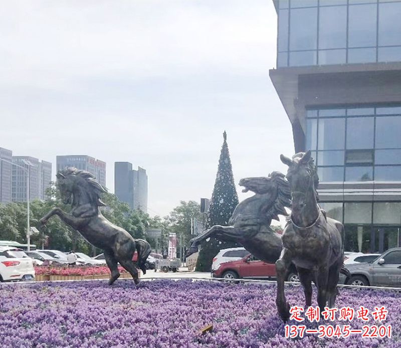 达州广场动物奔跑的马铜雕