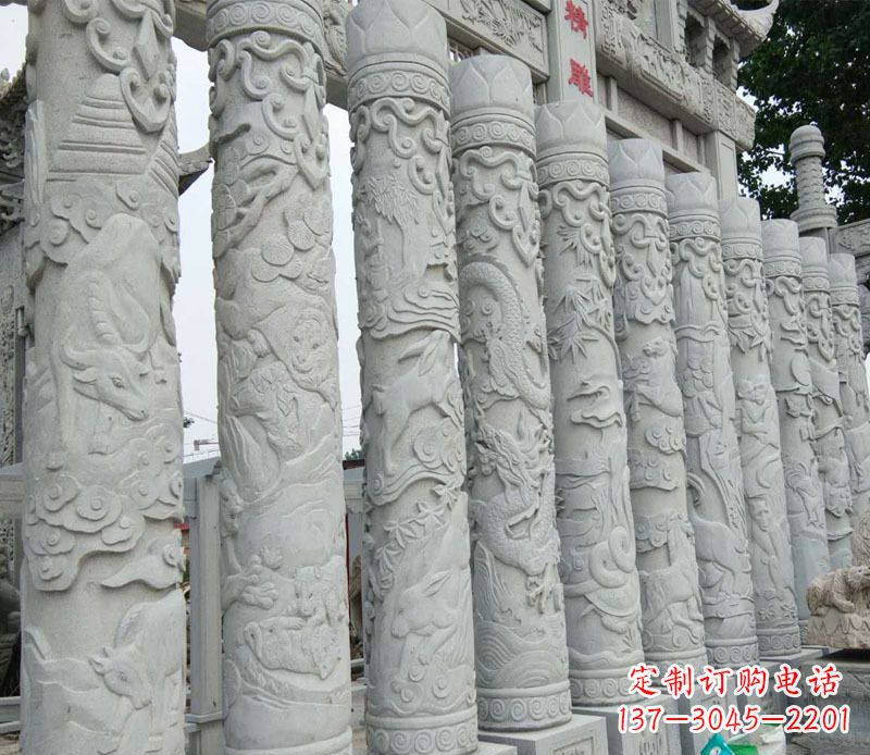 达州广场十二生肖石柱景观石雕