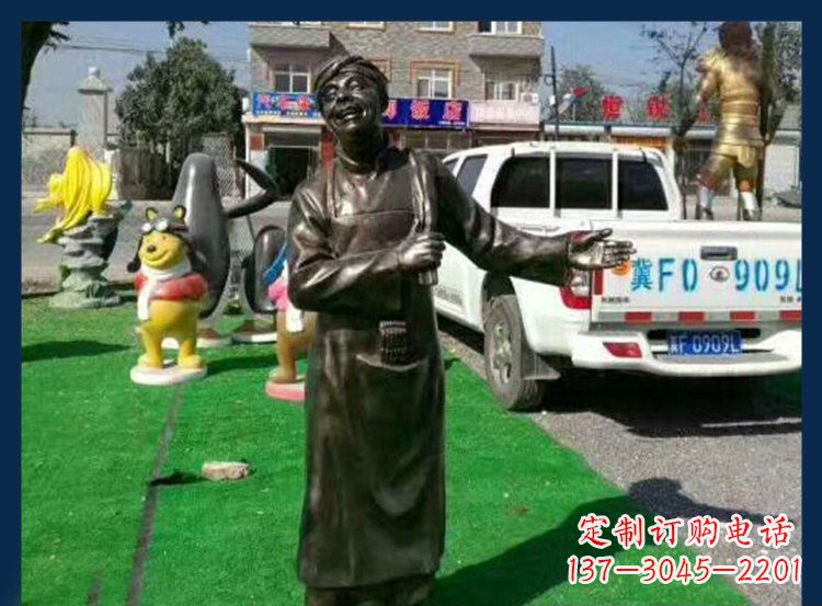 达州广场铜雕店小二人物雕塑 (2)