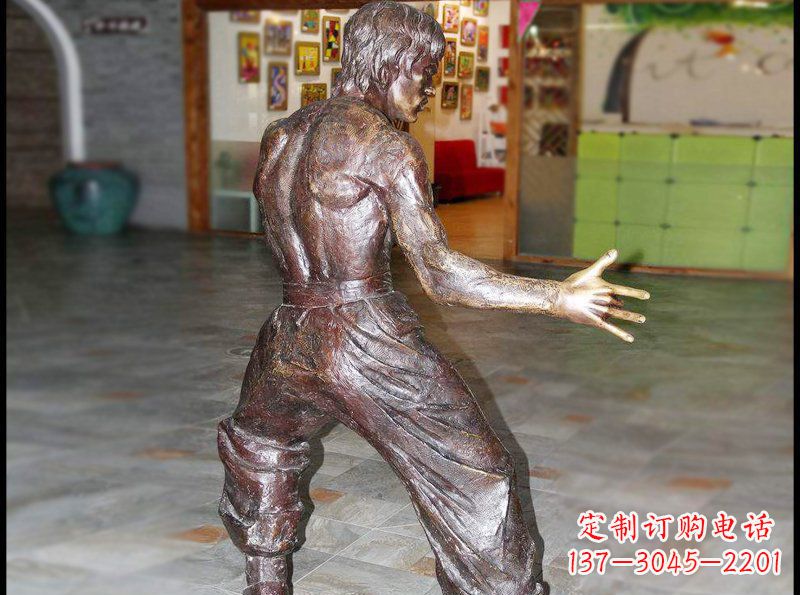 达州广场铜雕李小龙人物雕塑