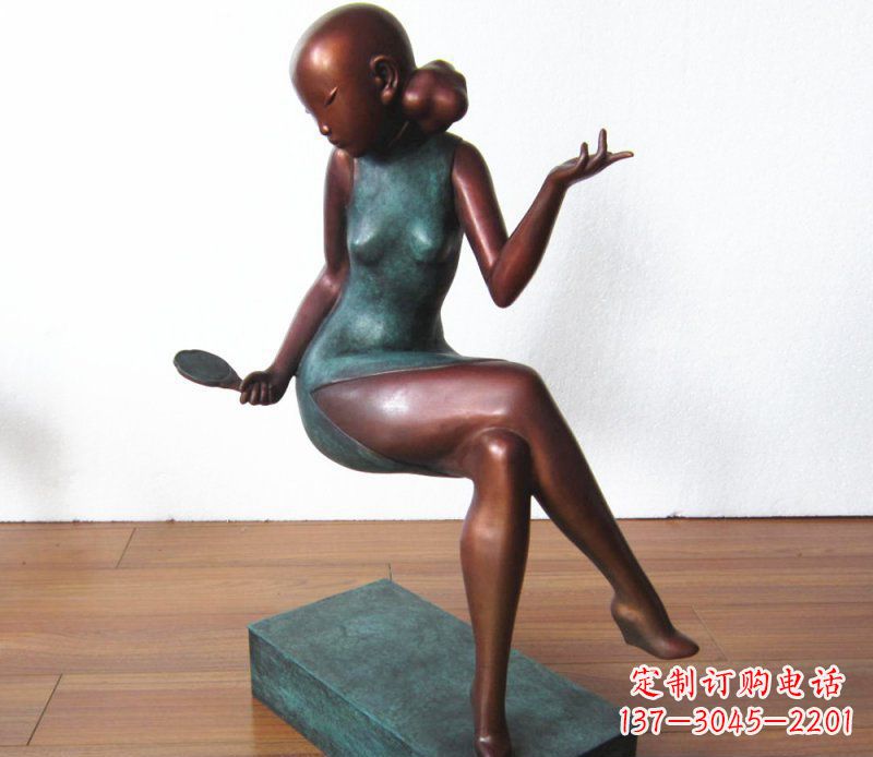 达州广场铜雕美女照镜子人物雕塑