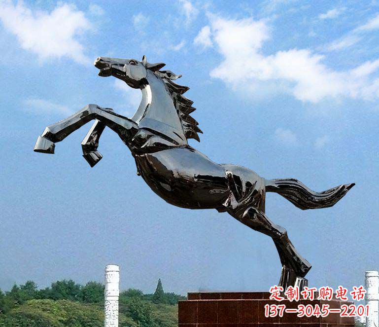 达州浑然天成的激情奔马雕塑