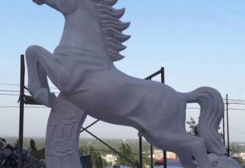 达州深受历史文化启发的铸铁祥云马雕是中领雕塑…