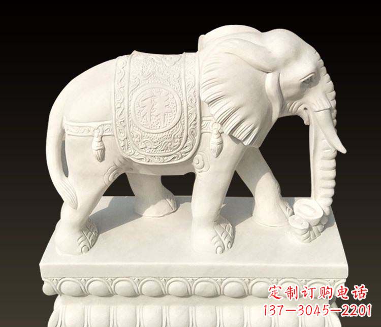 达州汉白玉吉祥如意鼻卷元宝的大象石雕