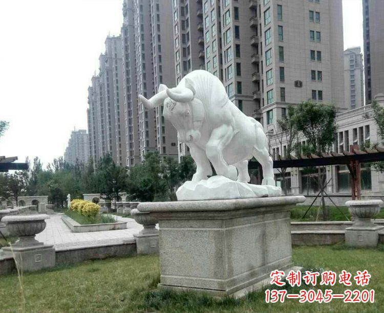 达州汉白玉开荒牛小区园林动物石雕