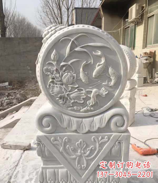 达州以汉白玉石制作的门墩雕塑