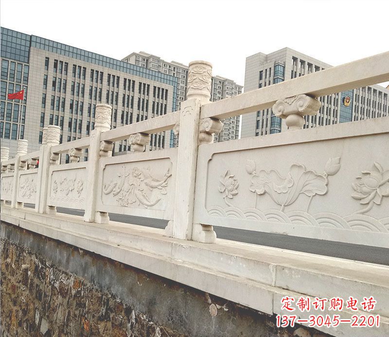 达州中领雕塑:精致的鲤鱼石浮雕石栏板石雕