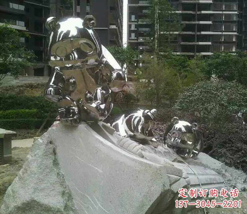 达州家喻户晓的可爱熊猫雕塑