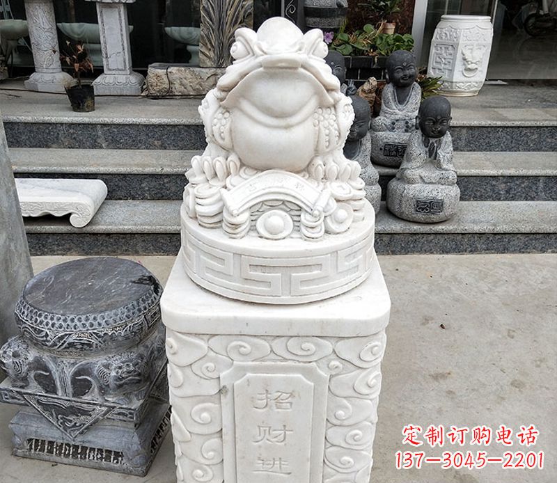 达州金蟾立柱石动物雕塑