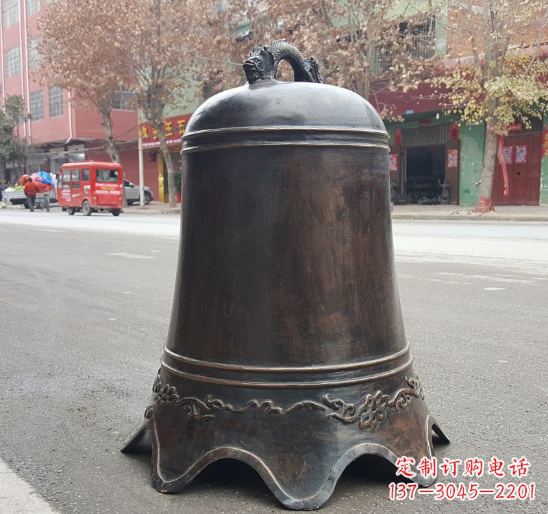 达州铜钟雕塑:精致美观的景观艺术