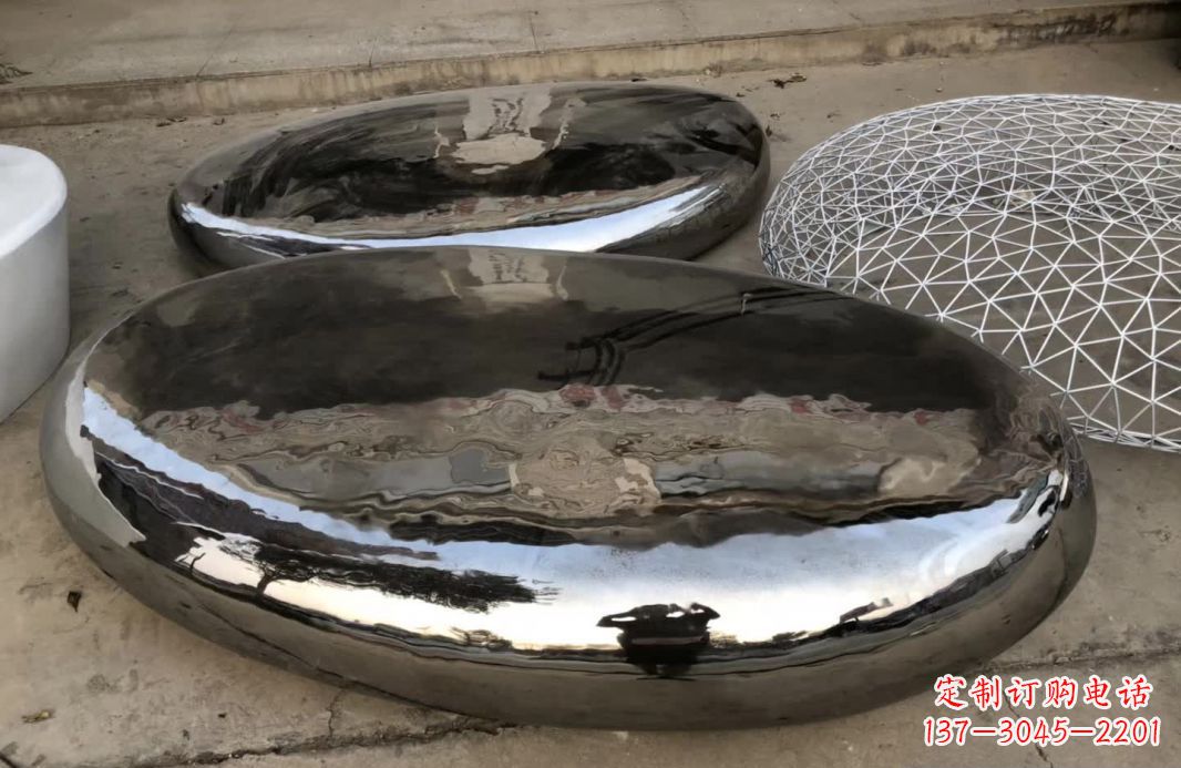 达州享受艺术的魅力,请选择中领雕塑的镜面不锈钢鹅卵石雕塑