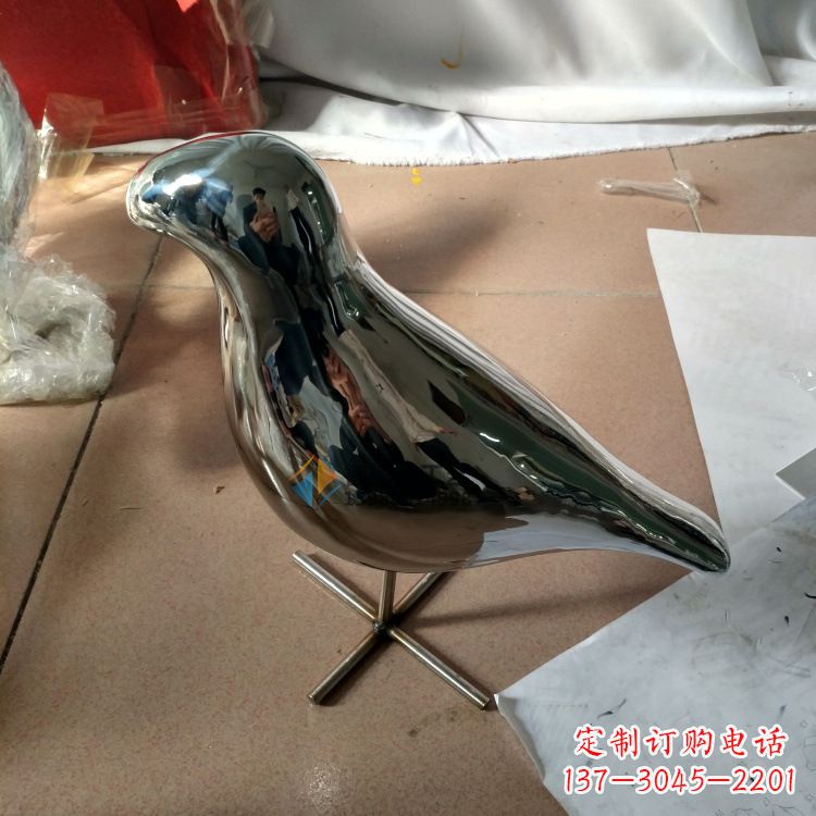 达州精致现代镜面不锈钢鸽子雕塑