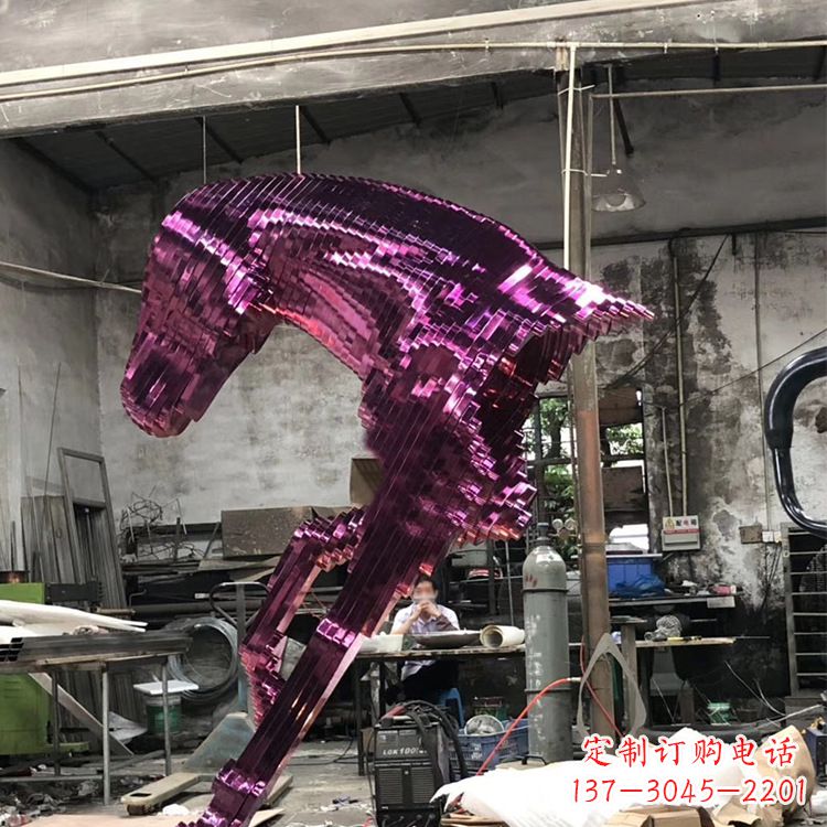 达州烤漆创意不锈钢马头雕塑