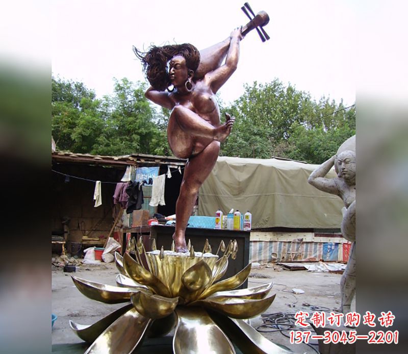 达州如神般的精美莲花铜雕塑