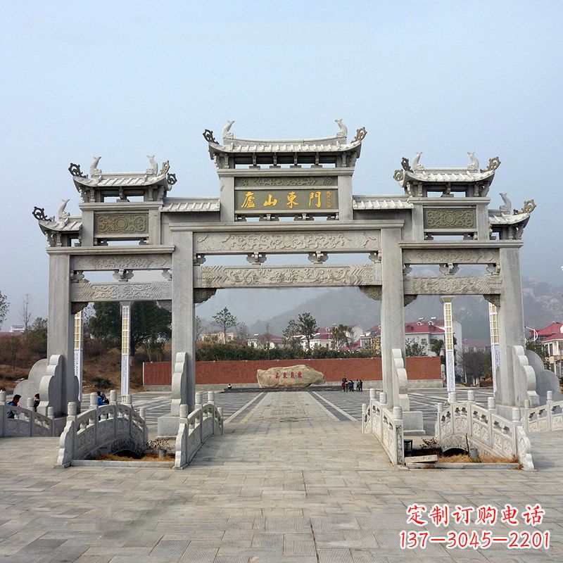 达州庐山景区大门石牌坊