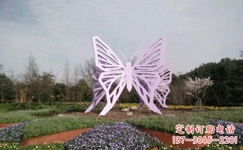 达州流动而优雅的蝴蝶雕塑