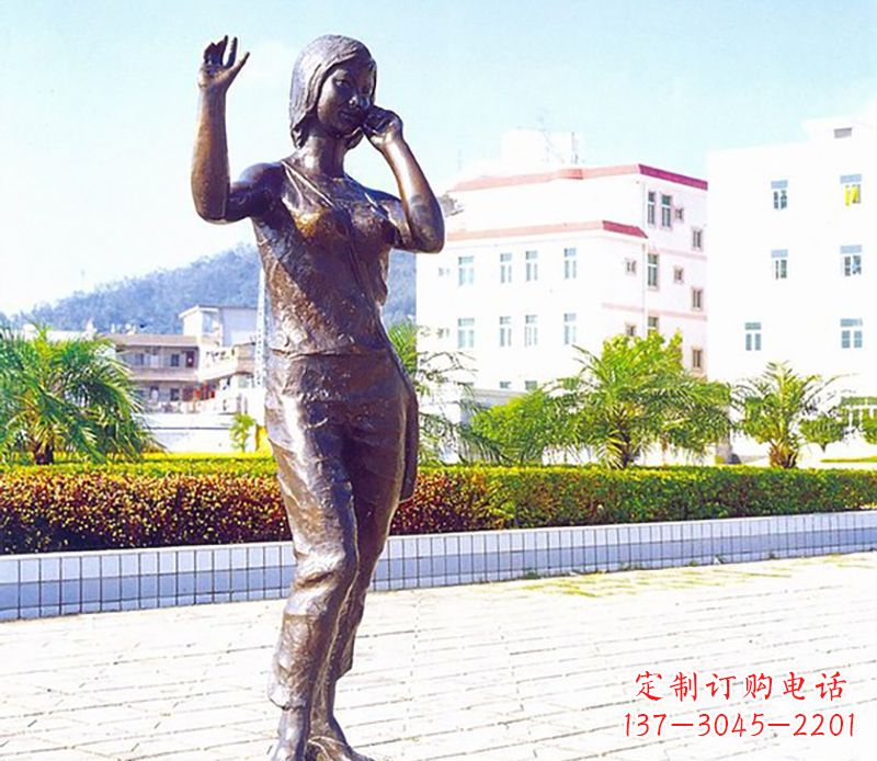 达州美女打电话广场景观铜雕