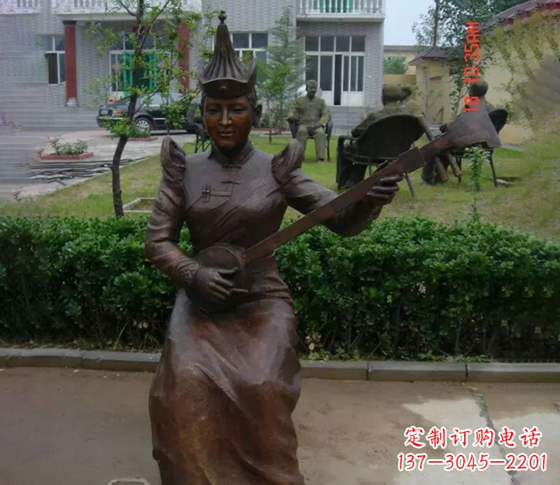 达州蒙古族女人演奏公园人物铜雕