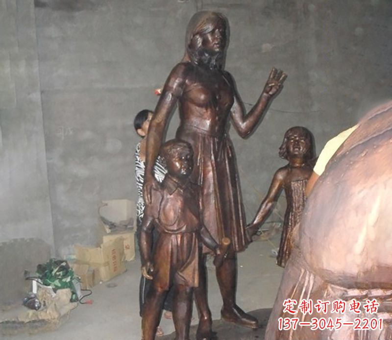 达州中领雕塑非常荣幸推出一款特别的母亲雕塑,…