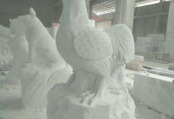 达州华丽而神奇的汉白玉中领生肖鸡雕塑