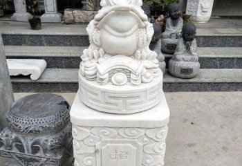 达州金蟾立柱石动物雕塑