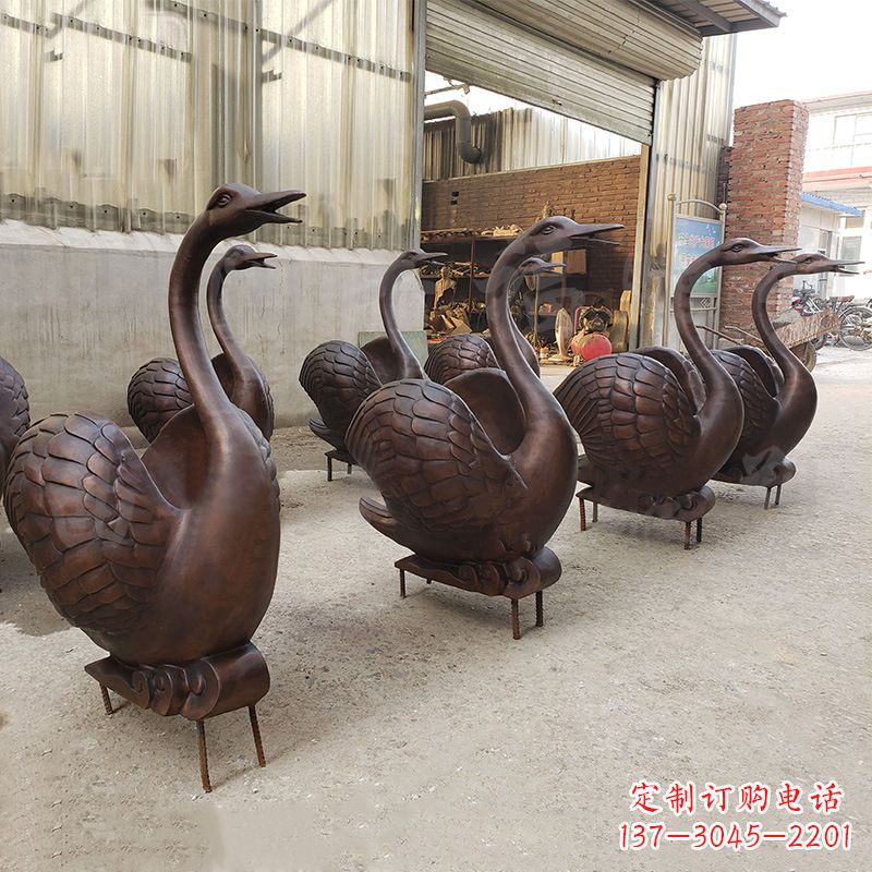 达州中领雕塑天鹅铜雕是一款精美的艺术作品,既…