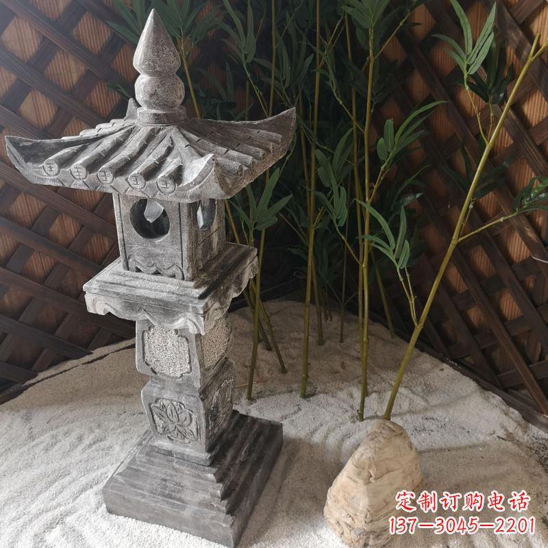 达州青石仿古灯笼雕塑是由中领雕塑定制的经典雕…