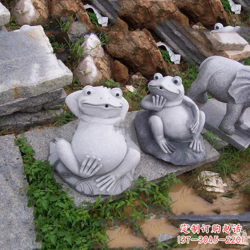 达州别具一格的青石青蛙喷水雕塑