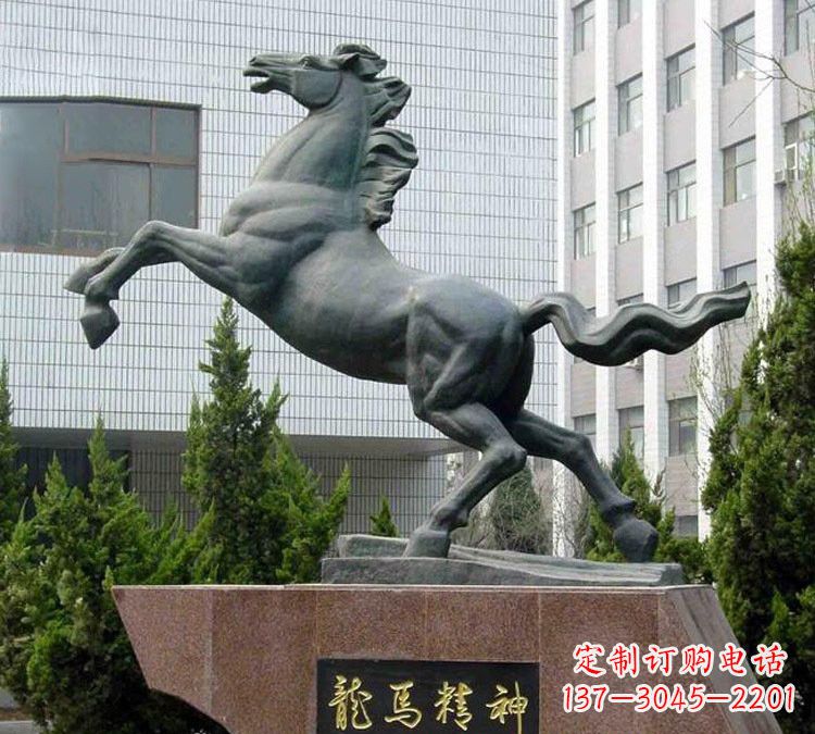 达州青铜奔马精美雕塑是钜鹰中领雕塑推出的一款…