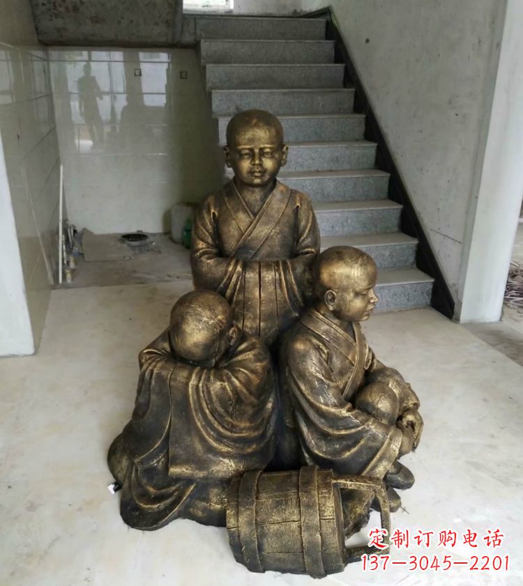 达州中国领雕塑推出的金色佛祖三像是一件令人惊…