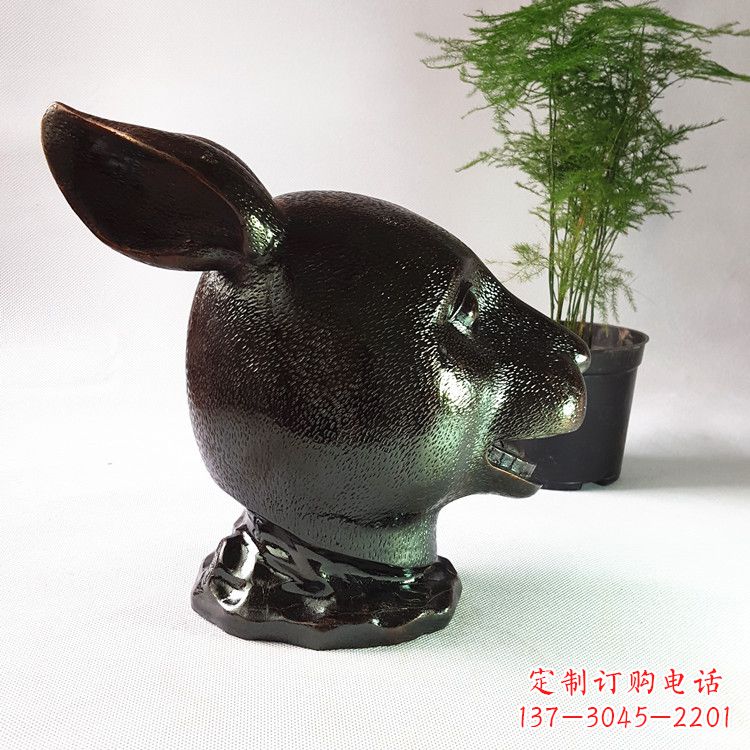 达州表彰传统的中国生肖兔铜铸雕塑