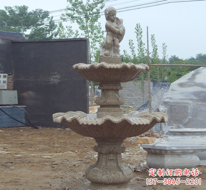 达州双手捧钵的石雕佛像