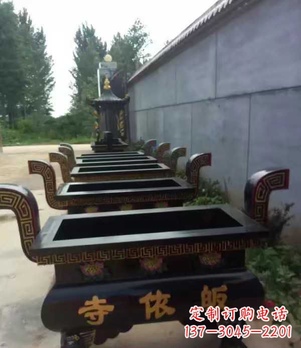 达州寺庙四足方形香炉铜雕