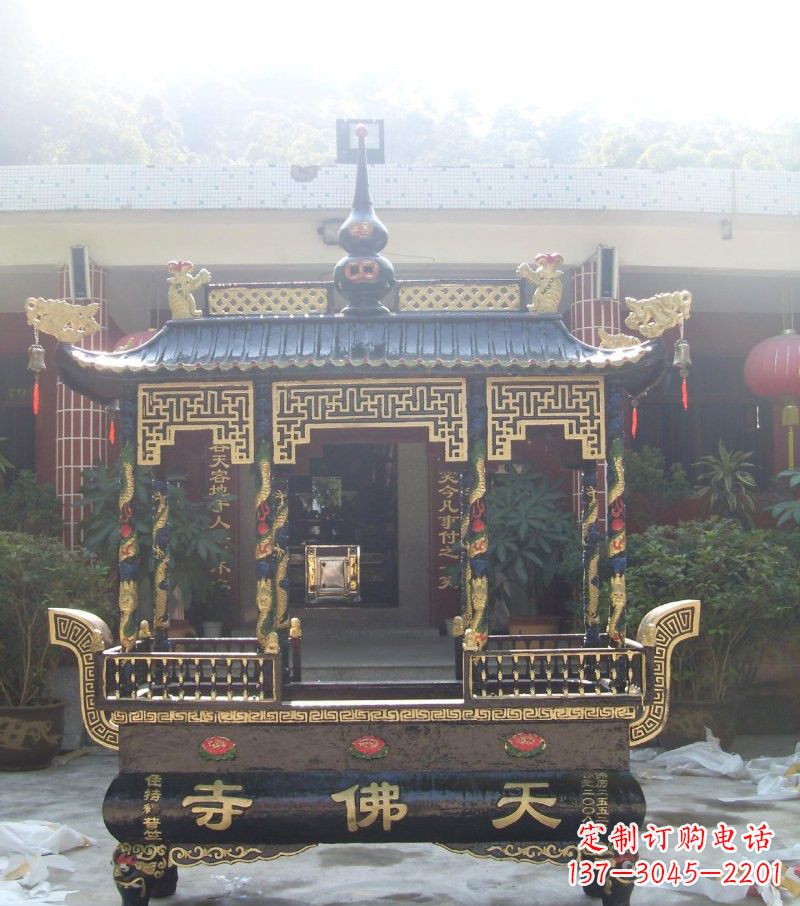 达州寺庙铸铜四足方形带顶香炉