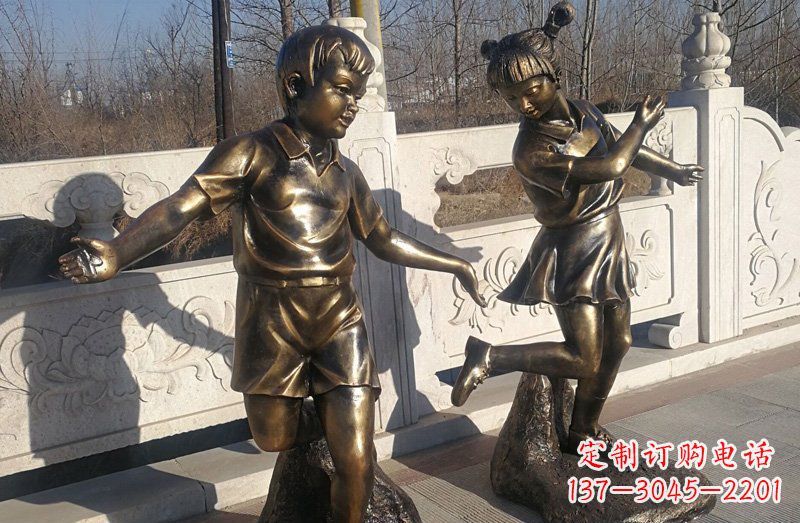 达州踢毽子的儿童铜雕 (2)